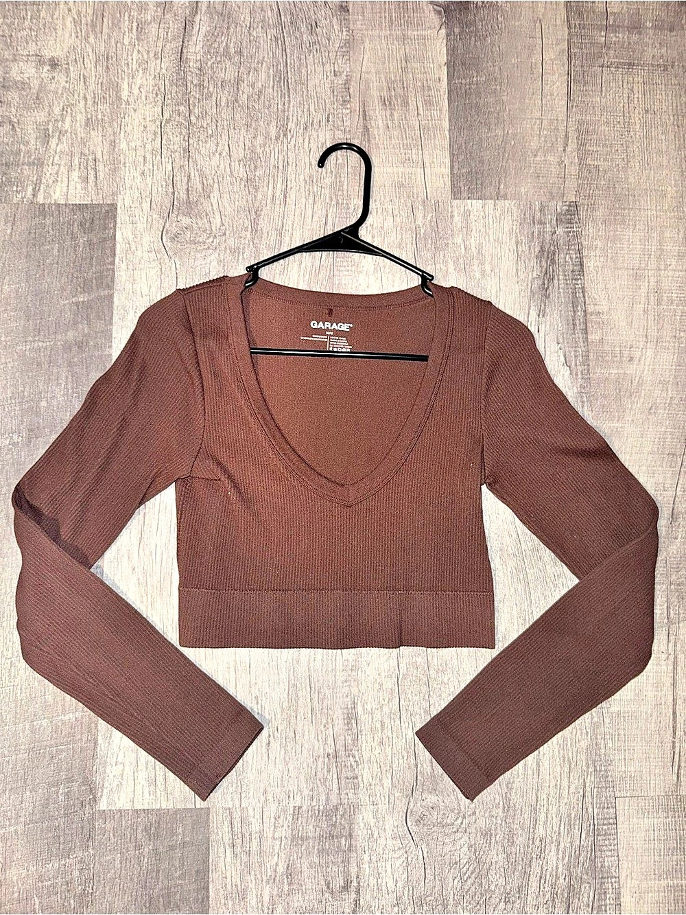Garage Women’s Brown Ribbed Knit V-Neck Long Sleeve Cropped Stretch Top M